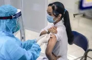 Vietnam Vaccinates Samsung Workers